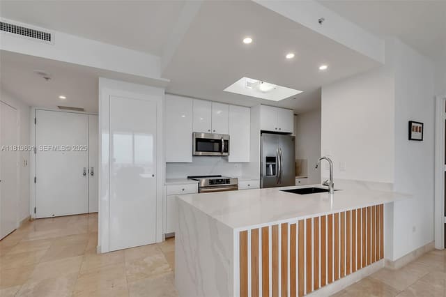 848 Brickell Key Drive 1803, Three Tequesta Point, Miami, FL