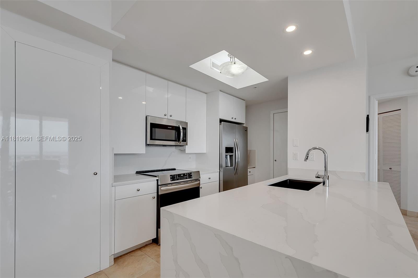 848 Brickell Key Drive 1803 — photo 4