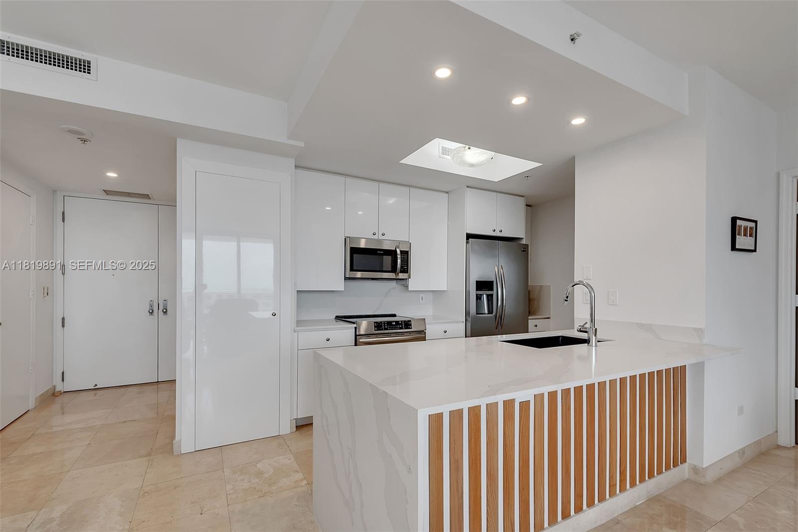 848 Brickell Key Drive 1803, Miami, FL 33131, Miami