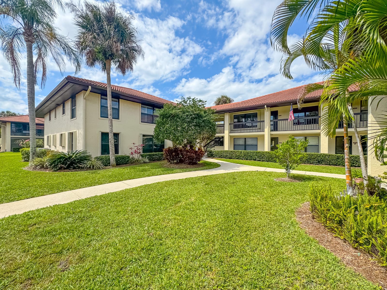 331 SW South River Drive 107, Stuart, FL 34997 photo 1