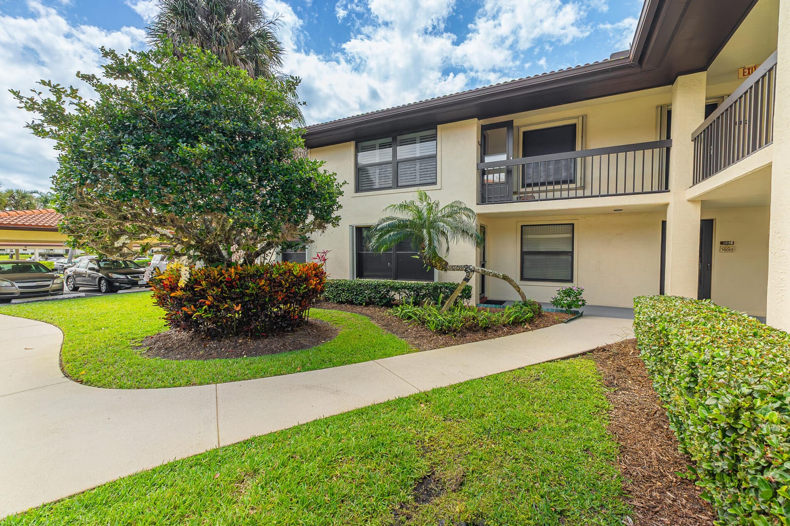 331 SW South River Drive 107, Stuart, FL 34997 photo 3