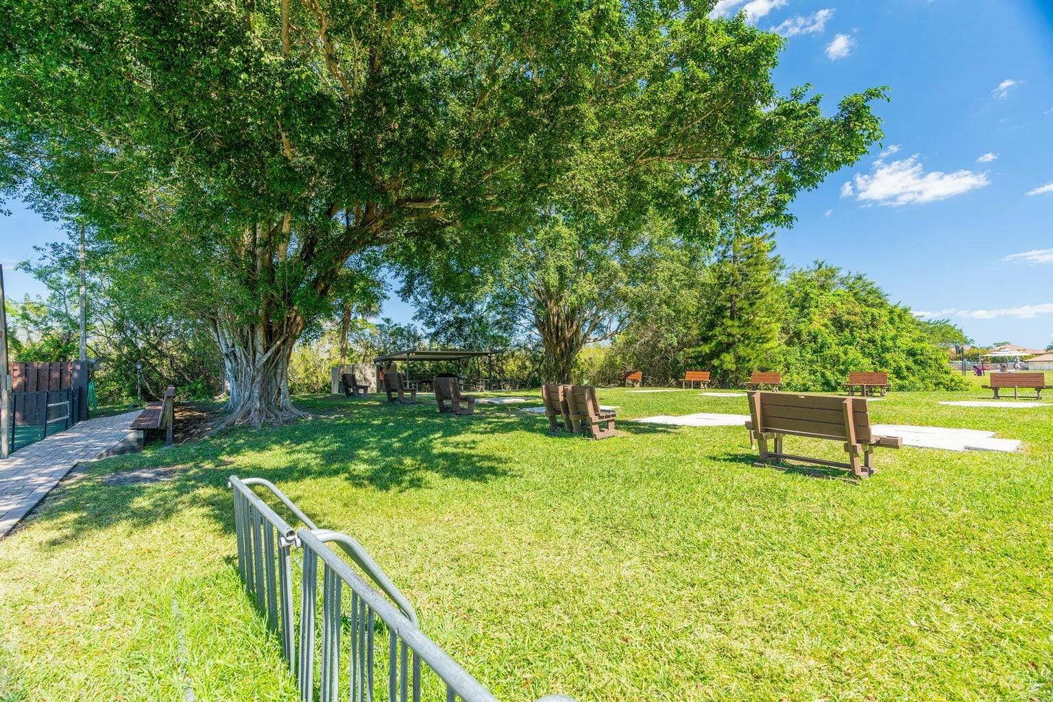 331 SW South River Drive 107, Stuart, FL 34997 photo 28