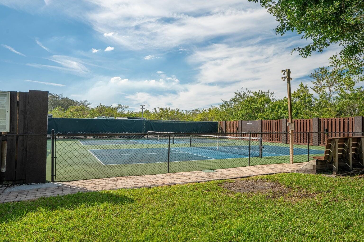 331 SW South River Drive 107, Stuart, FL 34997 photo 29