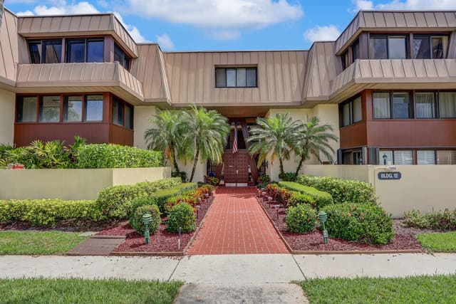 1800 SE Saint Lucie Boulevard 12-206, sold in Conquistador Condo, Stuart, FL