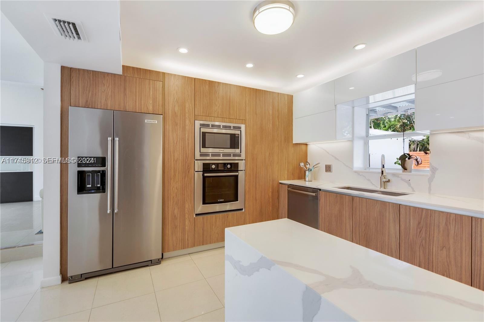 211 190th Street, Sunny Isles Beach, FL 33160 photo 9