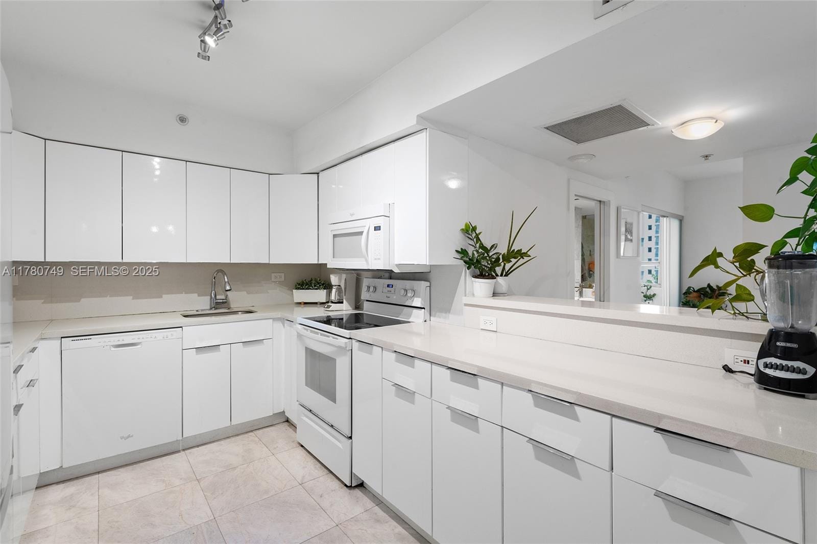 1500 Bay Road 668S, Miami Beach, FL 33139 photo 19