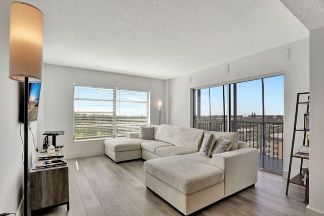 4174 Inverrary Drive 914, sold in Manors Of Inverrary Xi, Lauderhill, FL