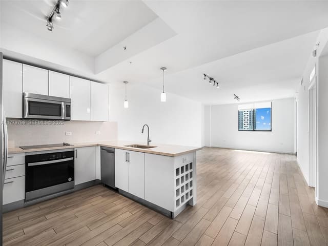 999 SW 1st Avenue 2213, Miami, FL 33130