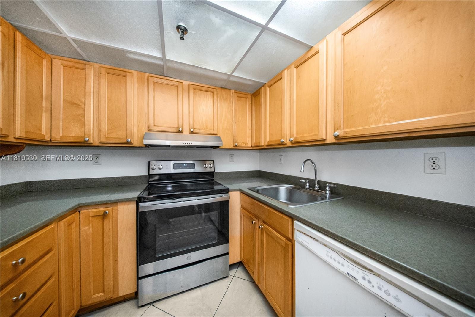 5249 NW 7th Street 103, Miami, FL 33126 photo 6