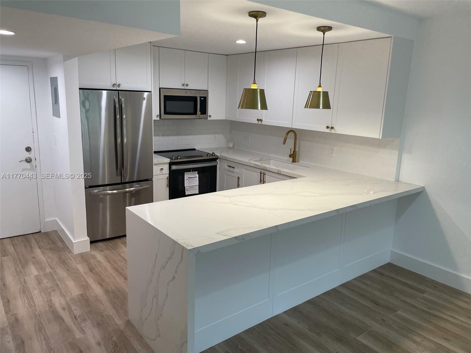 100 Edgewater Drive 101 — photo 3