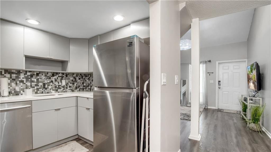 410 SE 11th Court 1 — photo 2