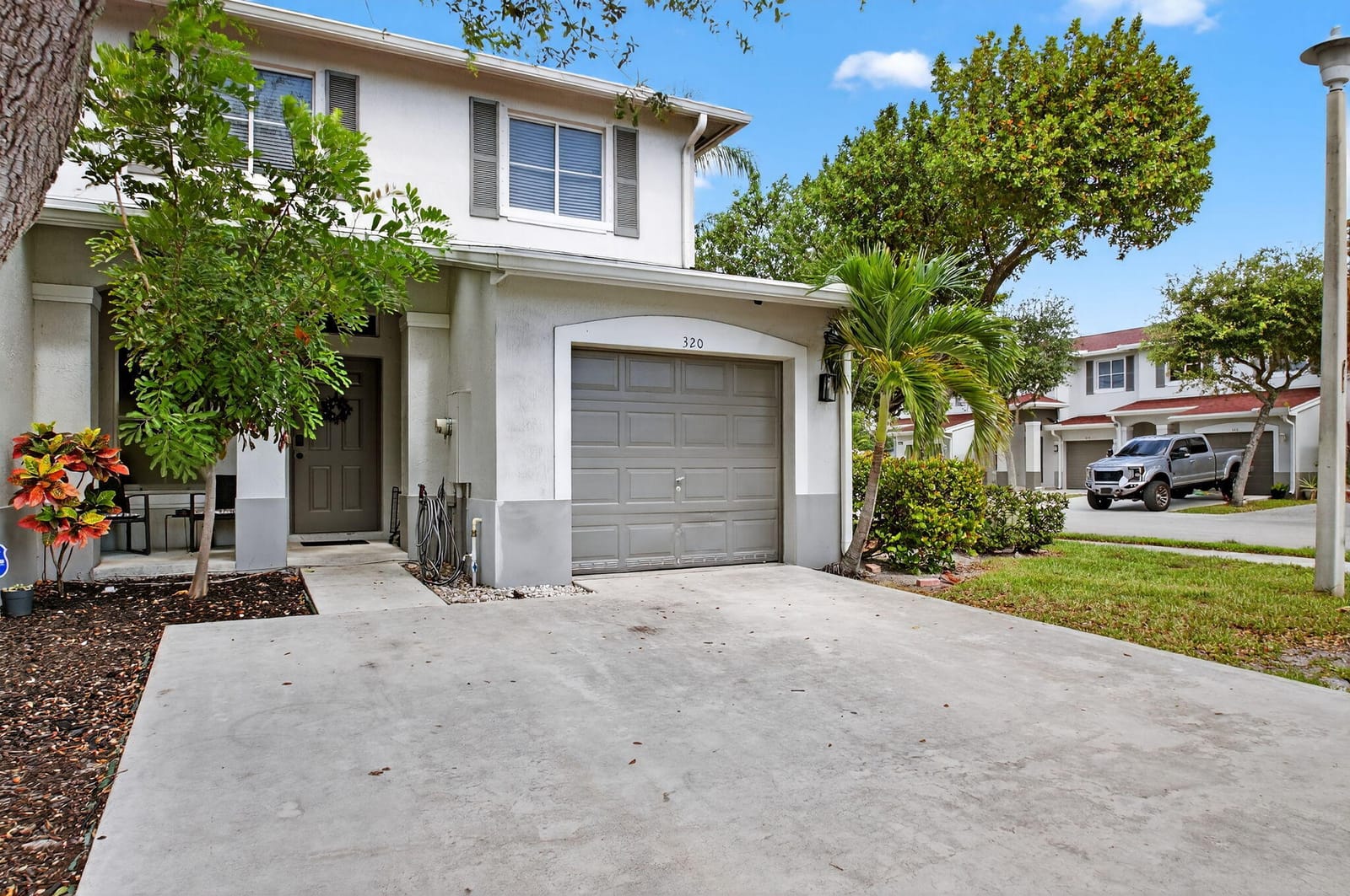320 N Palm Villas Way — photo 2