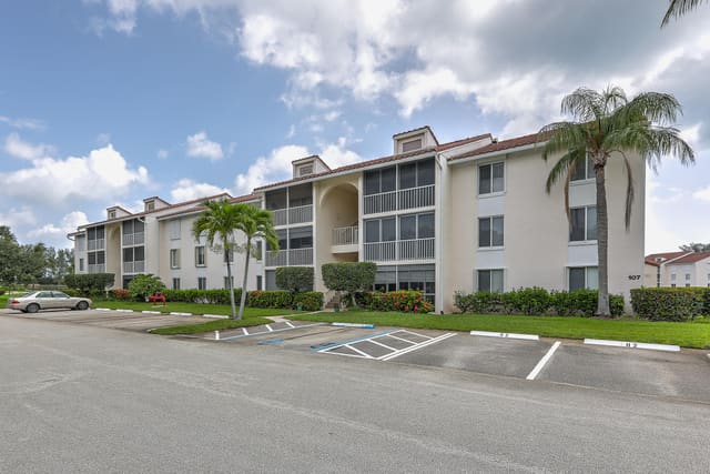 4452 NE Ocean Boulevard C2, sold in Jensen Beach Club Condo, Jensen Beach, FL