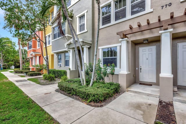 770 Millbrae 4 Court 4, West Palm Beach, FL 33401