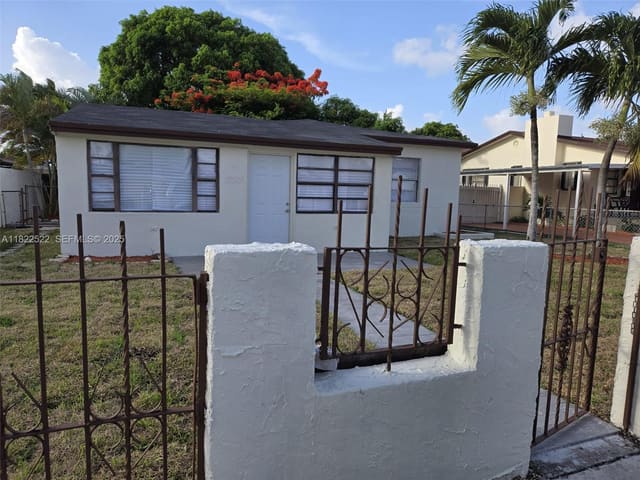 257 E 38th Street, sold in Sunset Manor, Hialeah, FL