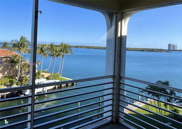 105 Paradise Harbour Boulevard 507, sold in Paradise Harbour Condo, North Palm Beach, FL