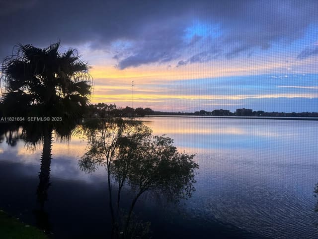471 Ives Dairy Road 206-3, sold in Summertree Vilg Calif Cl, Miami, FL