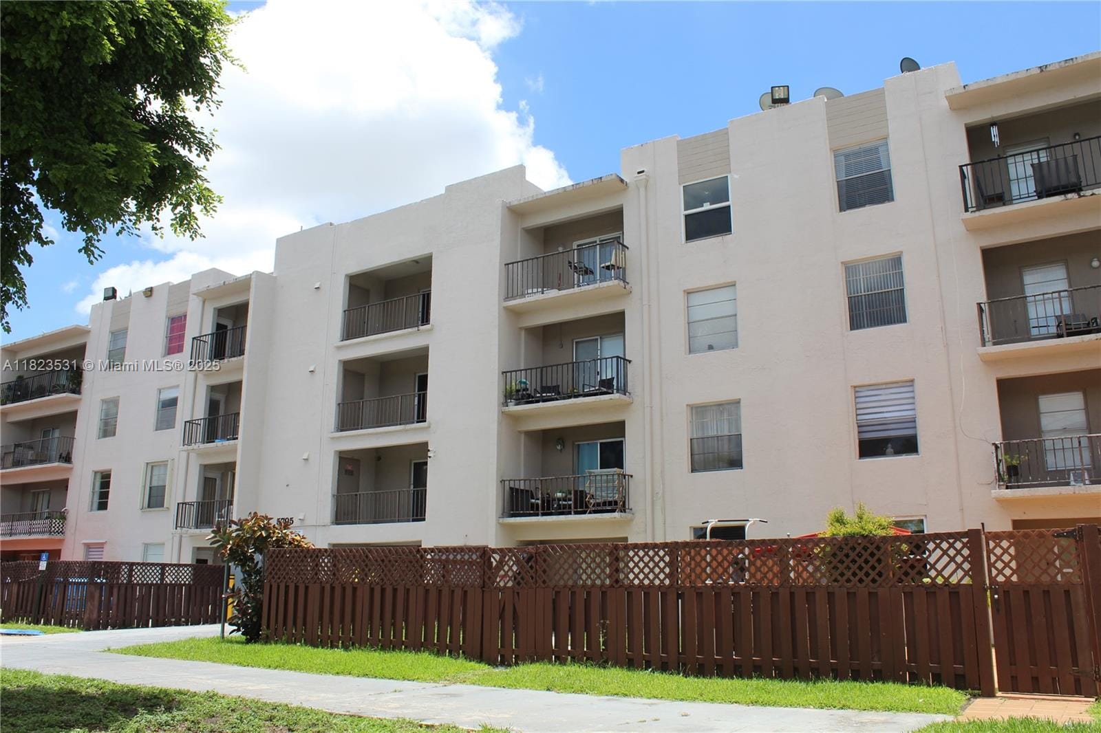 5705 W 20th Avenue 310, Hialeah, FL 33012 photo 10