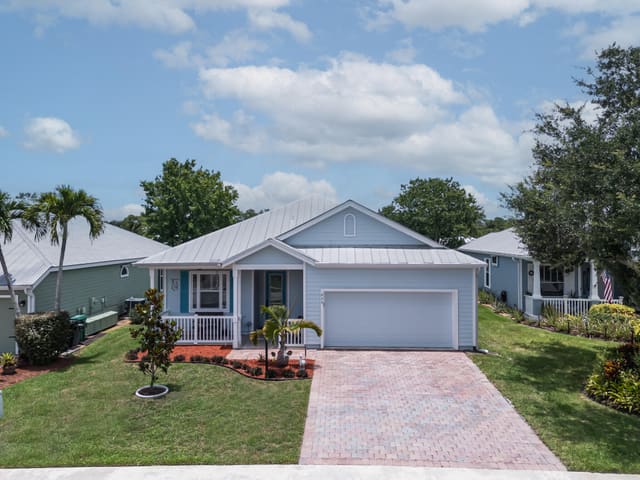 424 NE Leaping Frog Way, sold in River Place On The St Lucie No 5, Port St Lucie, FL