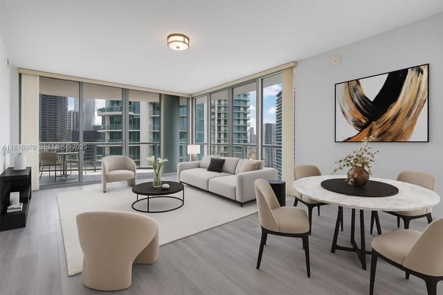 90 SW 3rd Street 1413, Miami, FL 33130