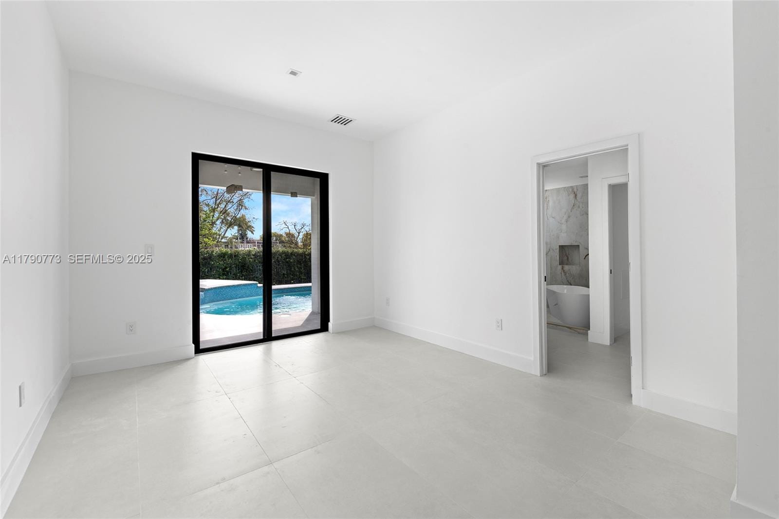 19601 E Saint Andrews Drive, Hialeah, FL 33015 photo 9