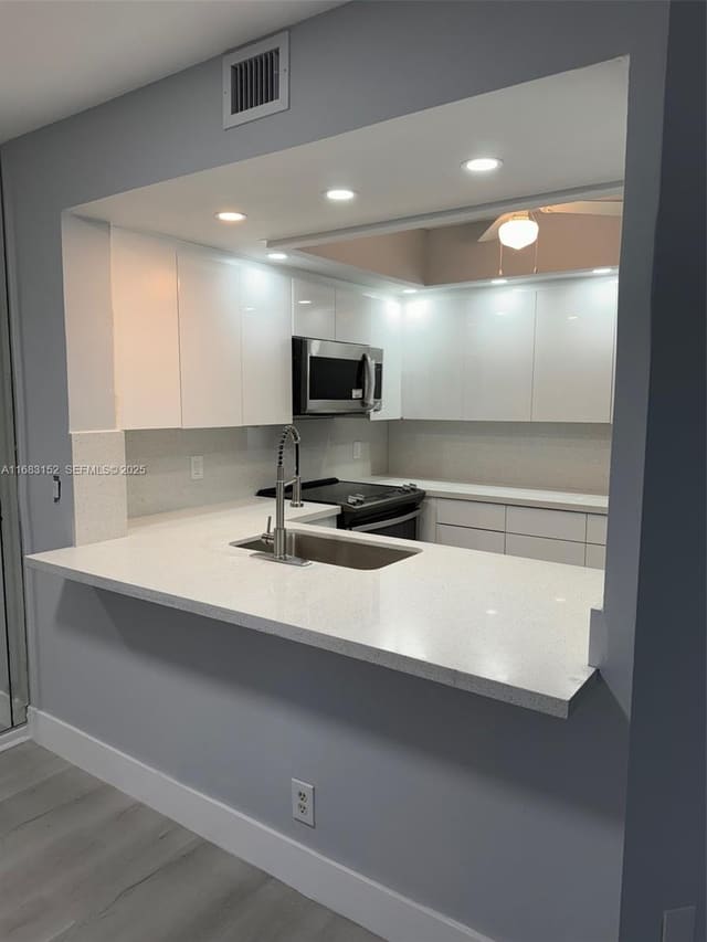 12800 SW 7th Court 313G, Pembroke Pines, FL 33027