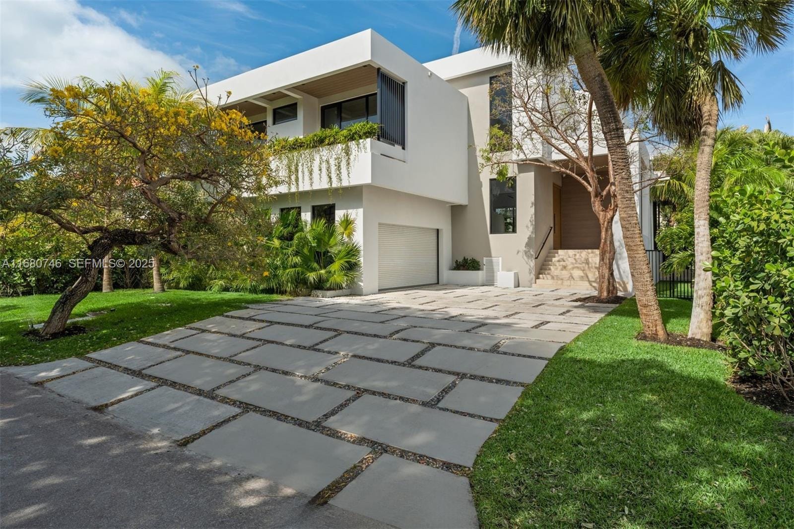 5 bedroom home for sale at 650 Warren, Key Biscayne, FL 33149 — $6,950,000