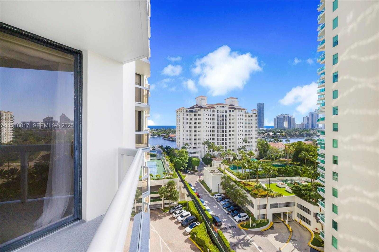 20185 E Country Club Drive 1004, Aventura, FL 33180
