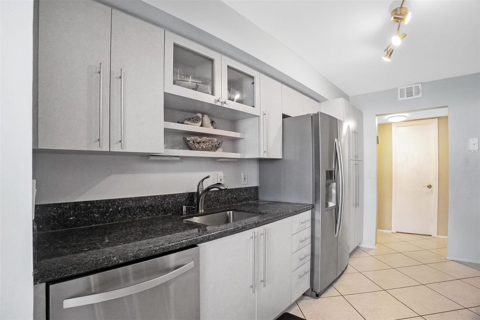 200 Leslie Drive 915, Hallandale Beach, FL 33009 photo 6