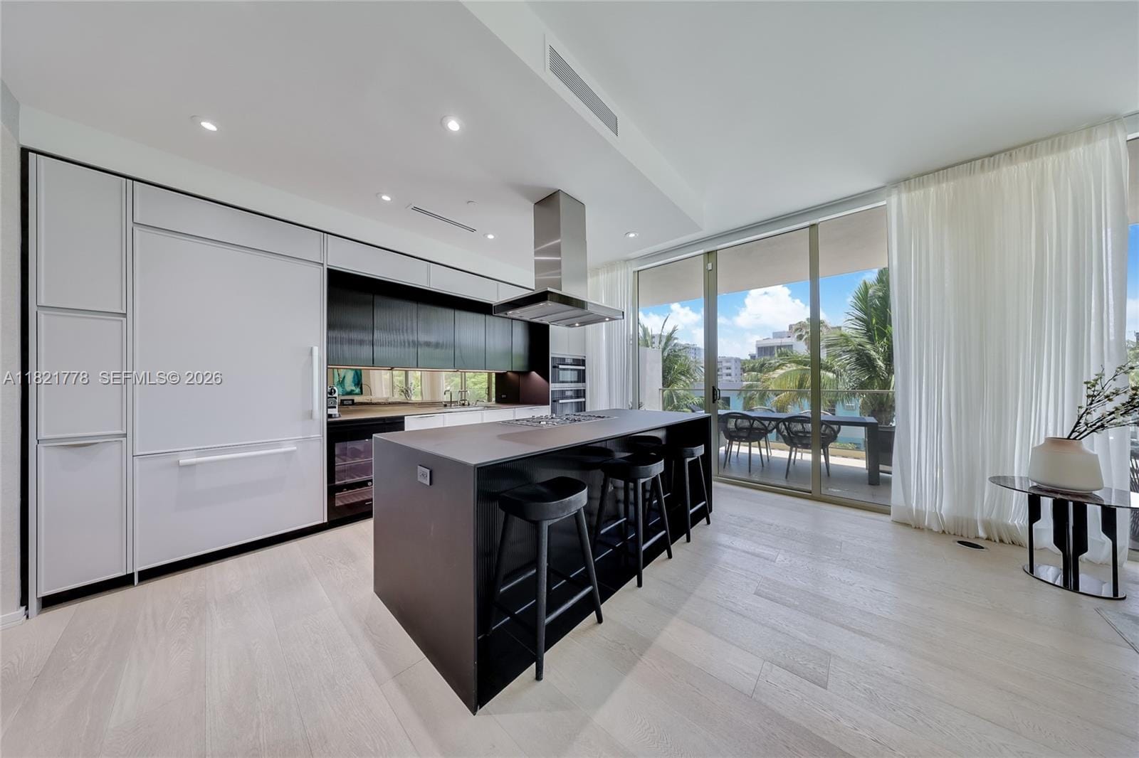 300 Collins Avenue 3D — photo 4