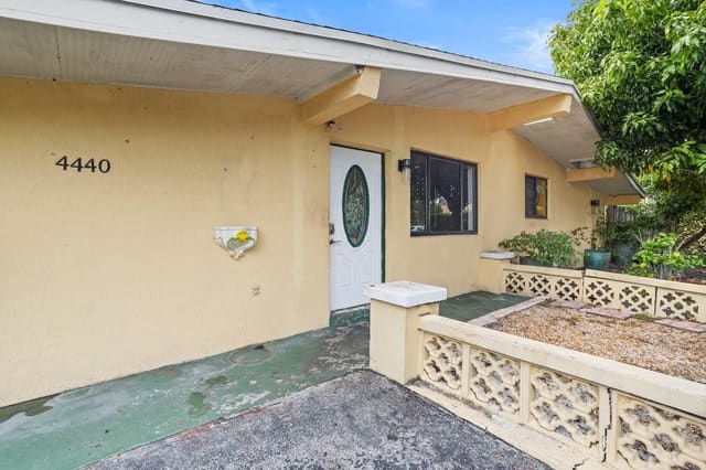 4440 NW 37th Street, Lauderhill, FL 33319