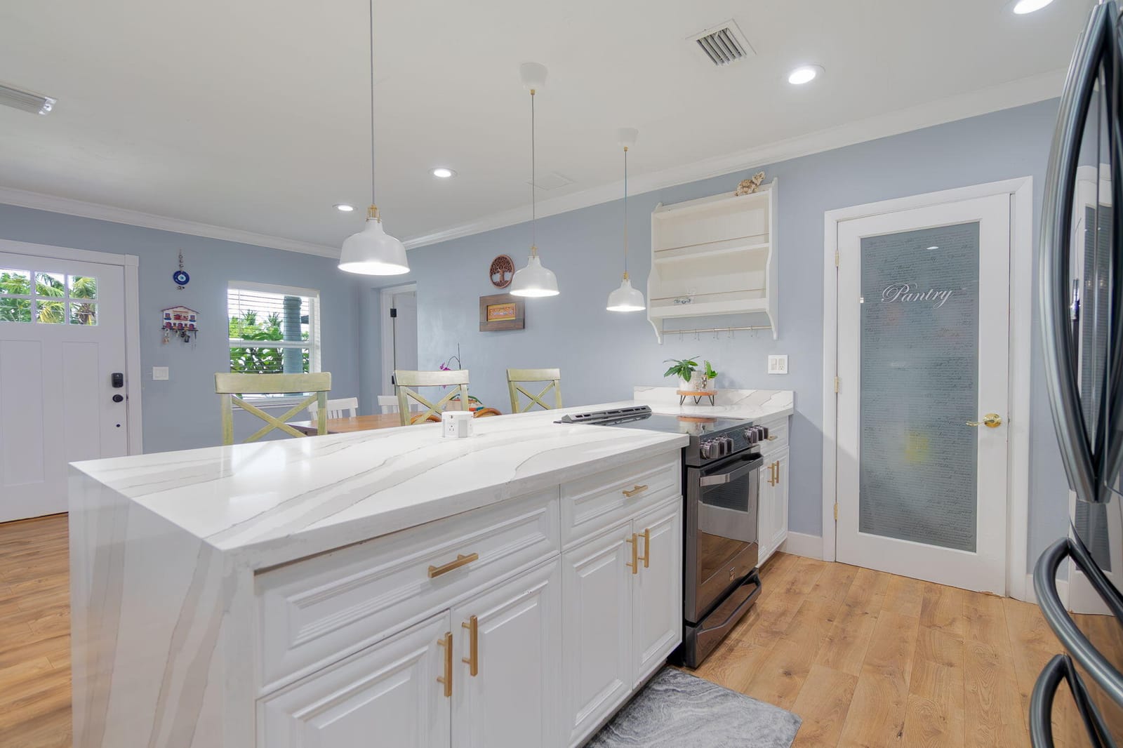 1321 W Mango Street — photo 11