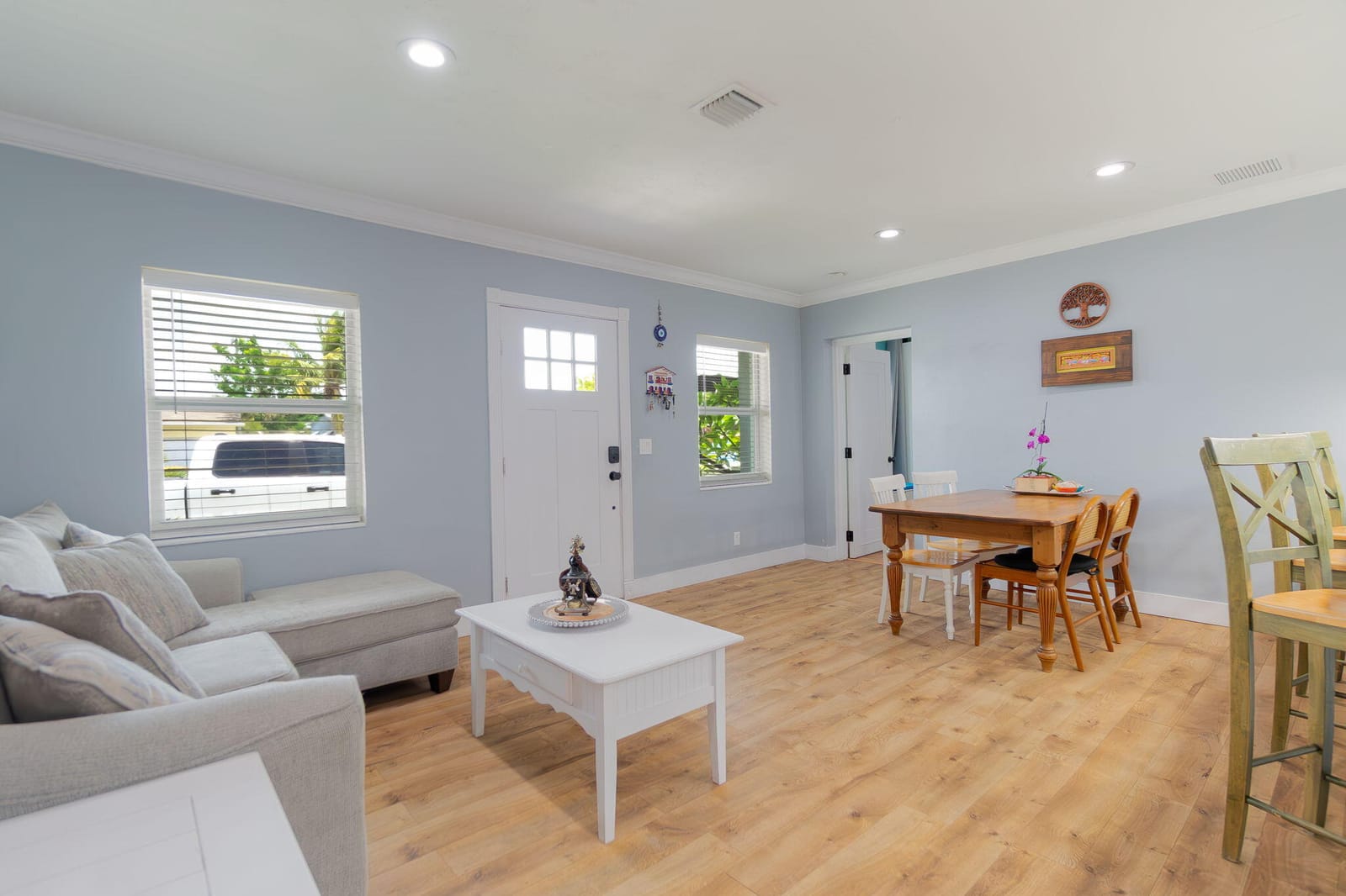 1321 W Mango Street — photo 7