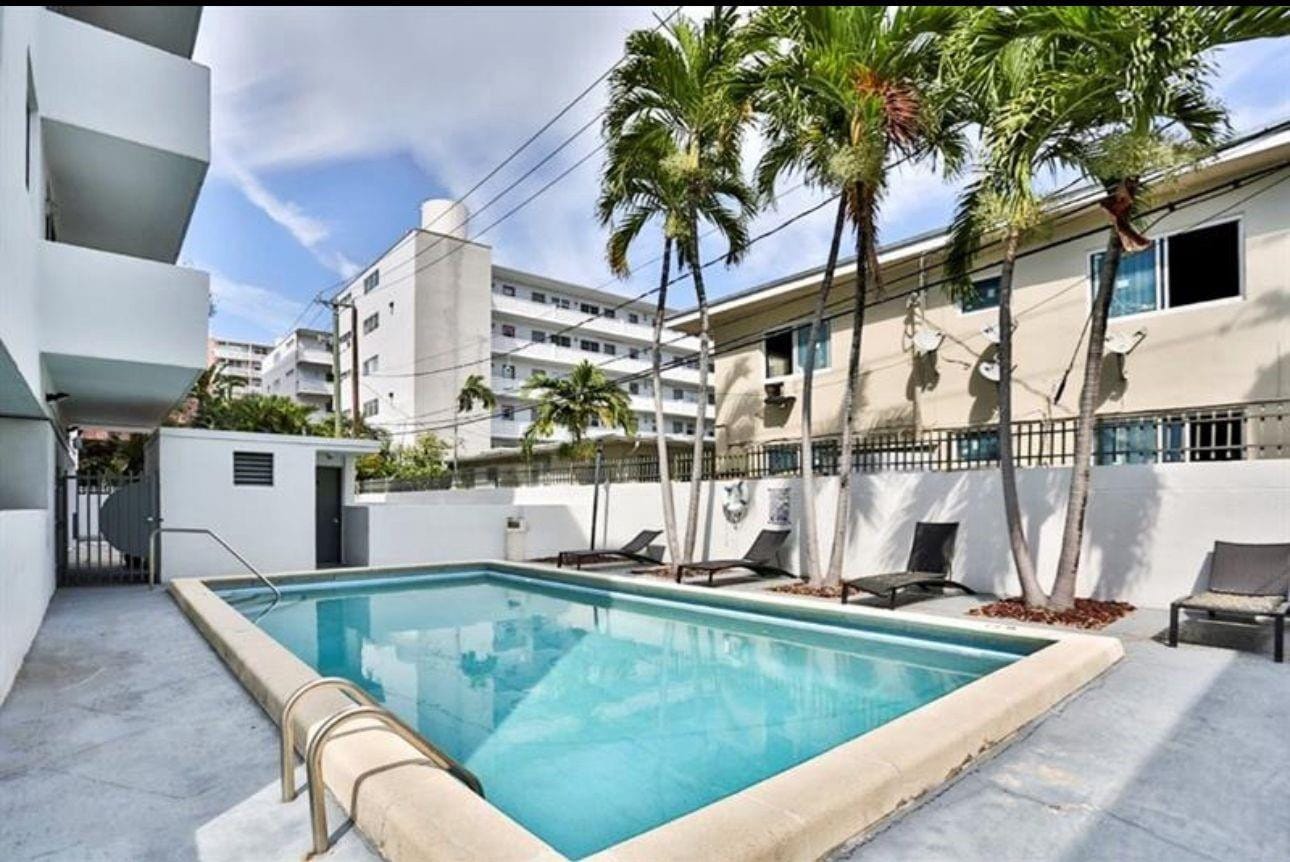 1605 Bay Road 304, Miami Beach, FL 33139 photo 3