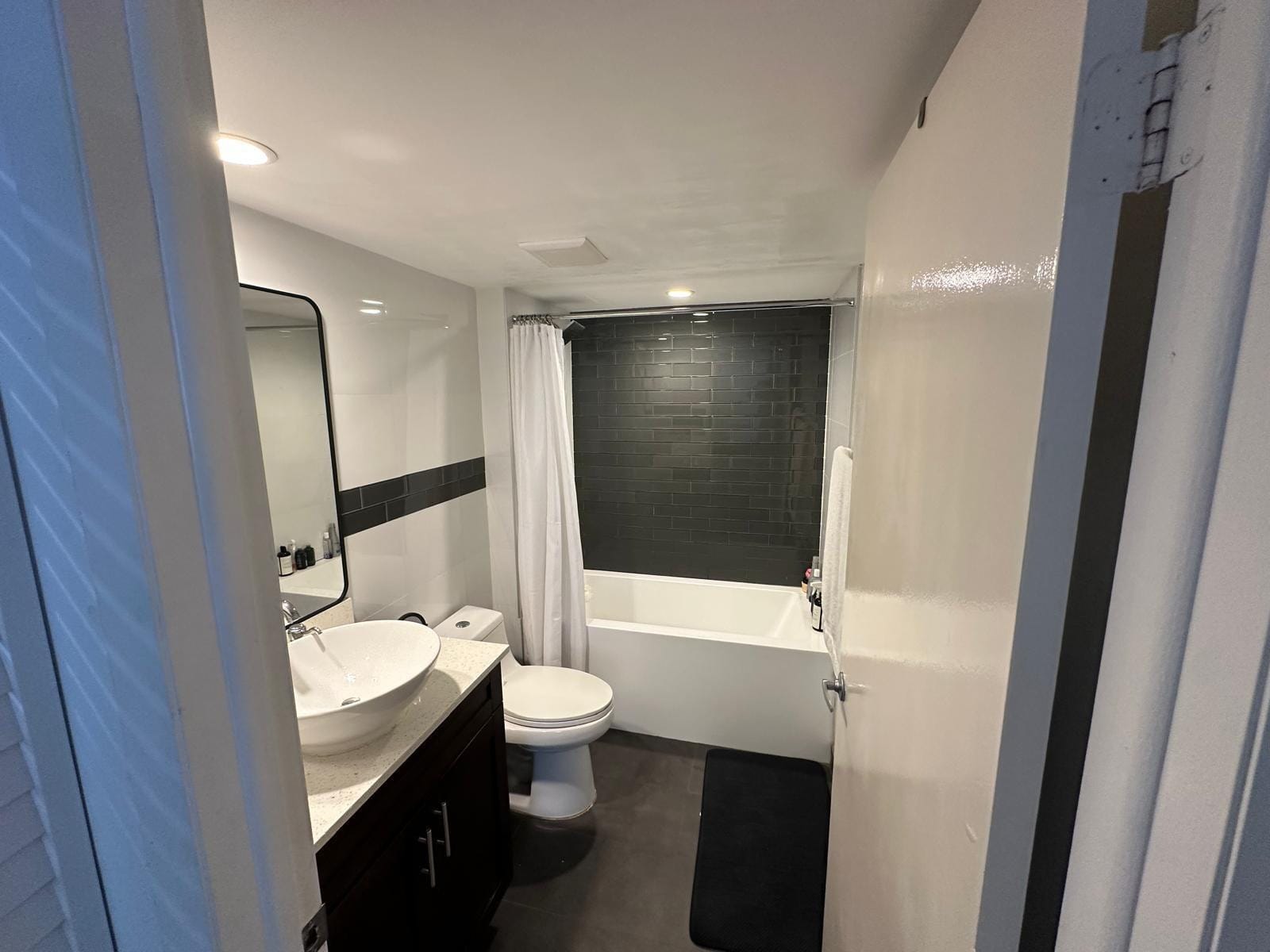 1605 Bay Road 304, Miami Beach, FL 33139 photo 7
