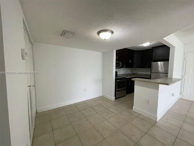 7100 NW 179th Street 111, Hialeah, FL 33015