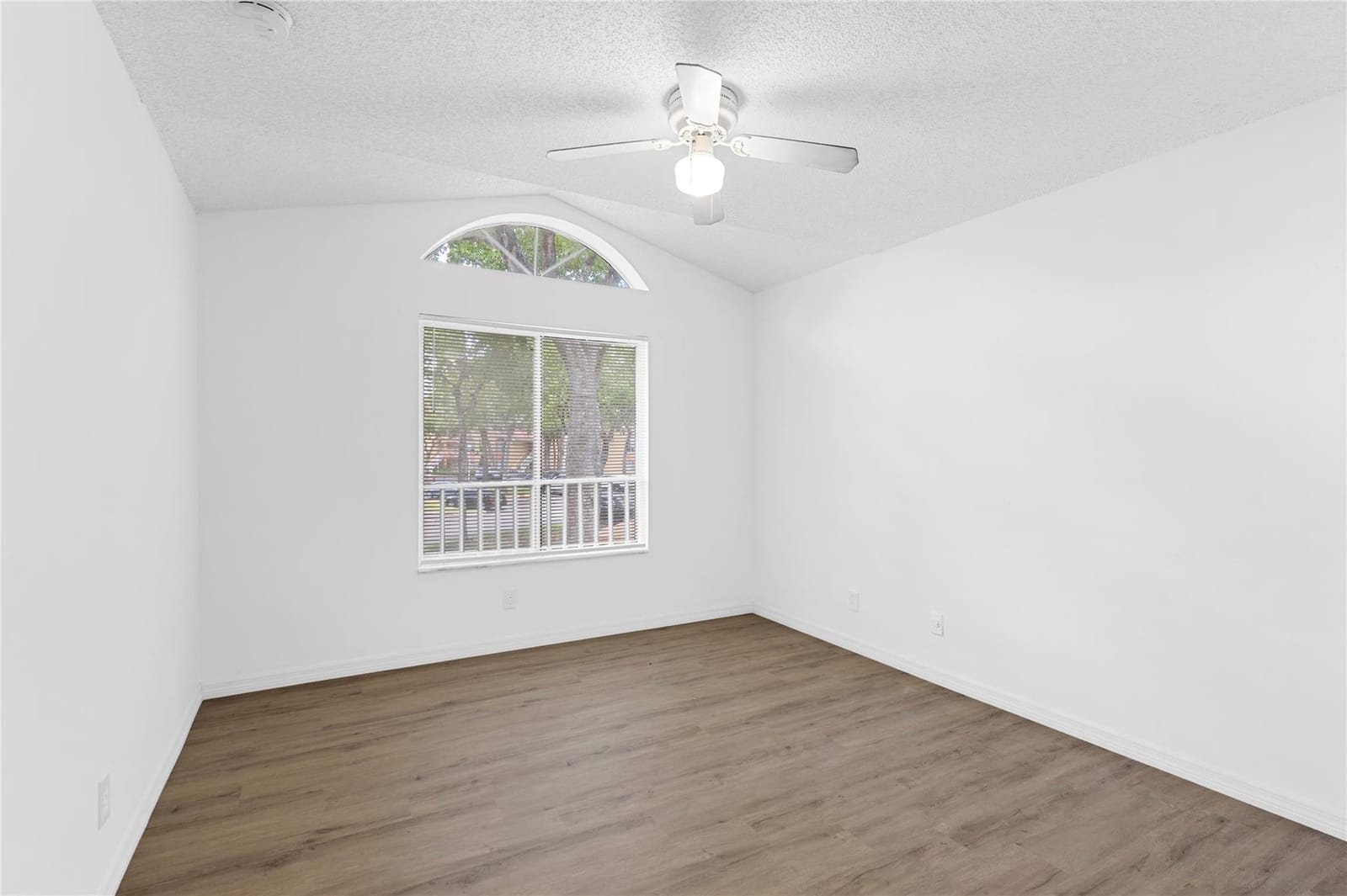 1084 Coral Club Drive 1084, Coral Springs, FL 33071 photo 14