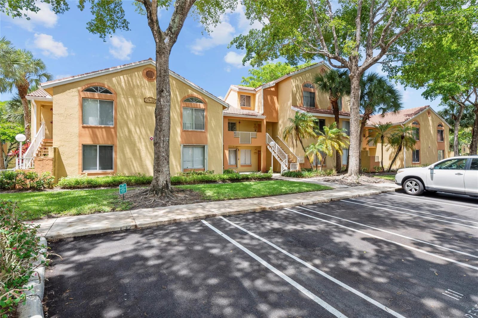 1084 Coral Club Drive 1084, Coral Springs, FL 33071 photo 16