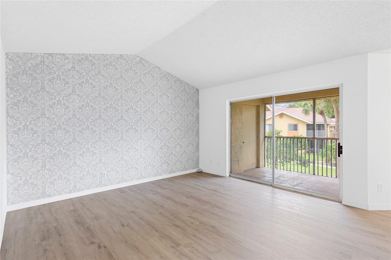 1084 Coral Club Drive 1084, Coral Springs, FL 33071 photo 9