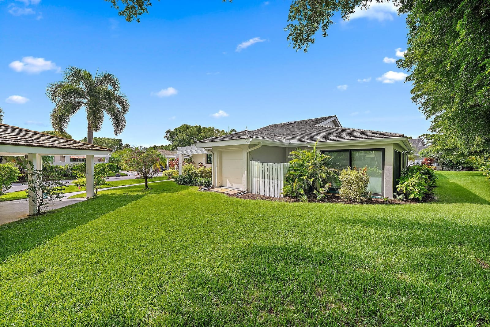 3596 Freshwater Drive, Jupiter, FL 33477 photo 2