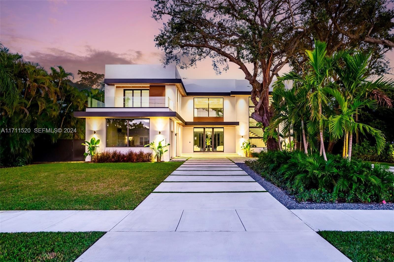 7635 SW 72nd Avenue, Miami, FL 33143