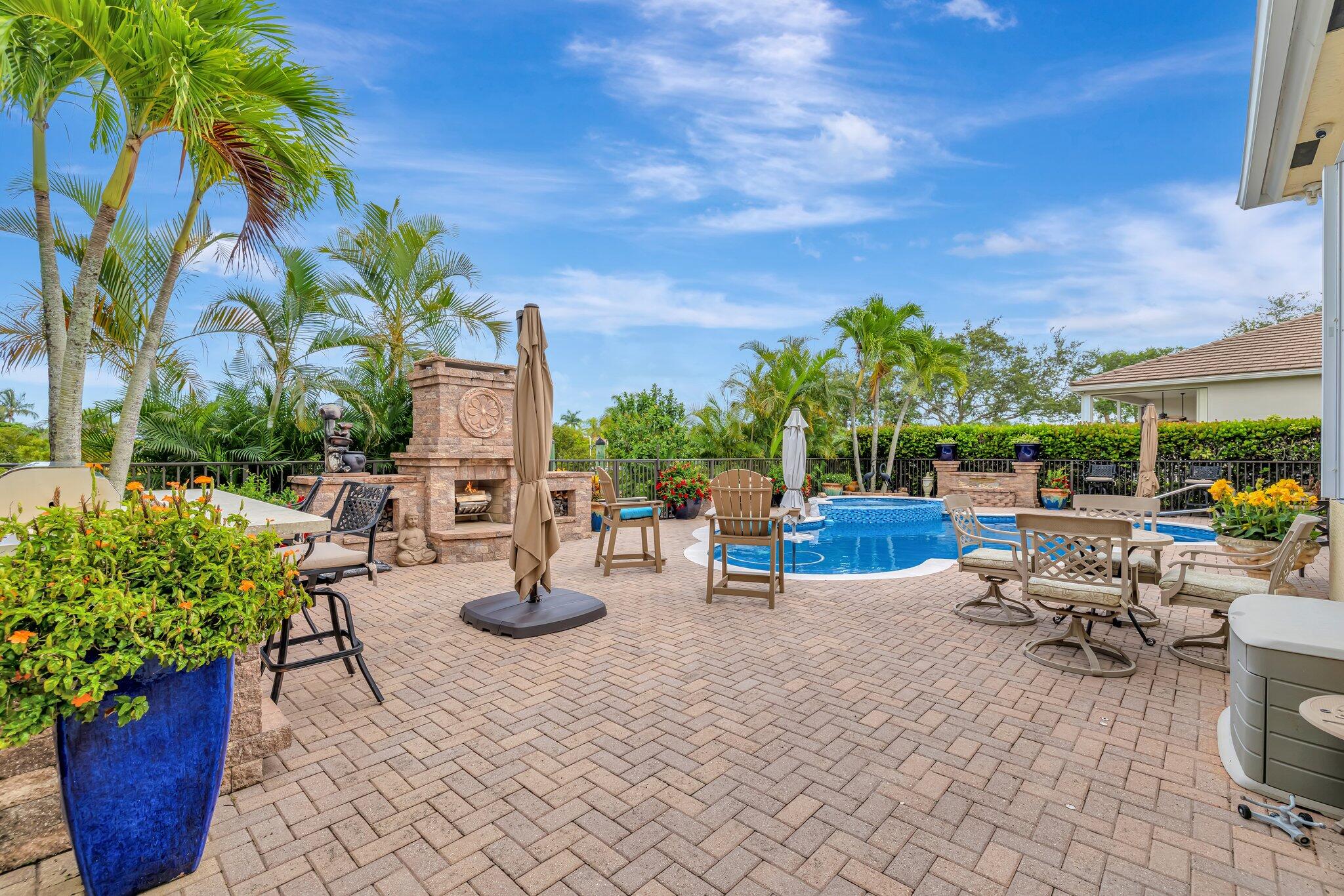 699 SW River Bend Circle — photo 4