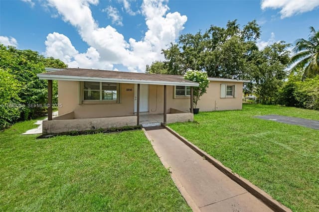 2250 NW 180th Terrace, sold in Mark Alan Manor, Miami Gardens, FL