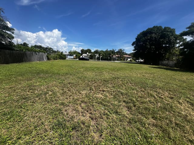 366 Alhambra Place, sold in Homewood, West Palm Beach, FL