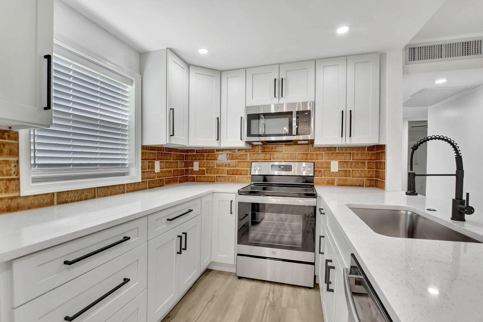 216 Flanders E E, Delray Beach, FL 33484