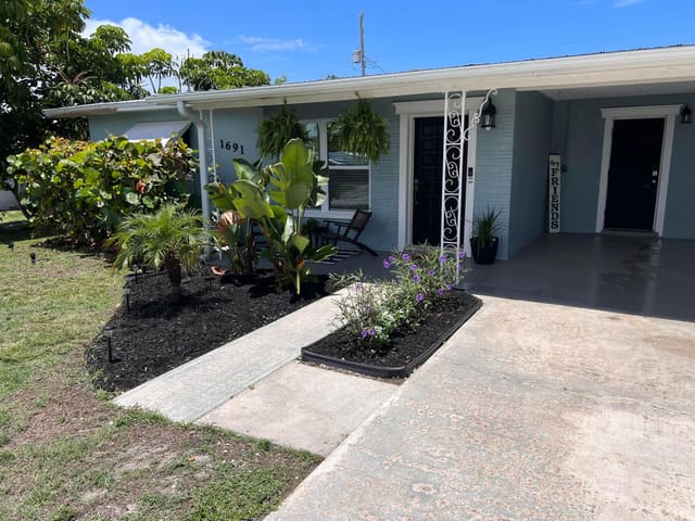 1691 NE South Street, sold in Jensen Highlands, Jensen Beach, FL