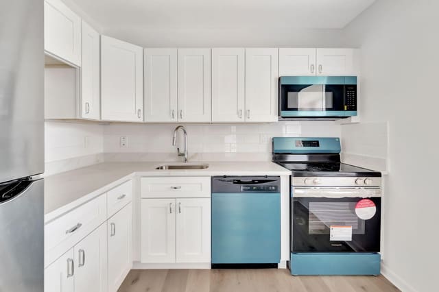 20 Abbey Lane 201, Delray Beach, FL 33446