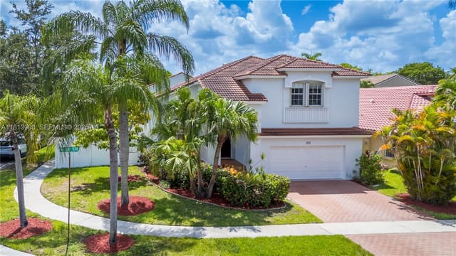 1020 NW 184th Terrace, Pembroke Pines, FL 33029