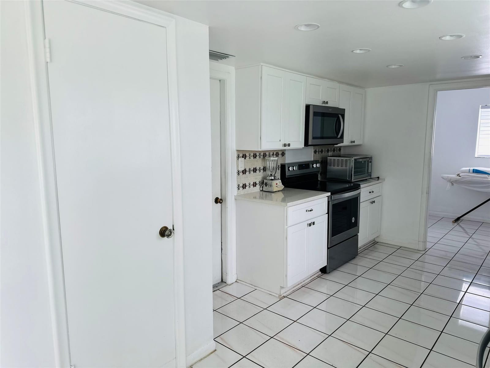 13309 NW 8th Court, Sunrise, FL 33325 photo 6