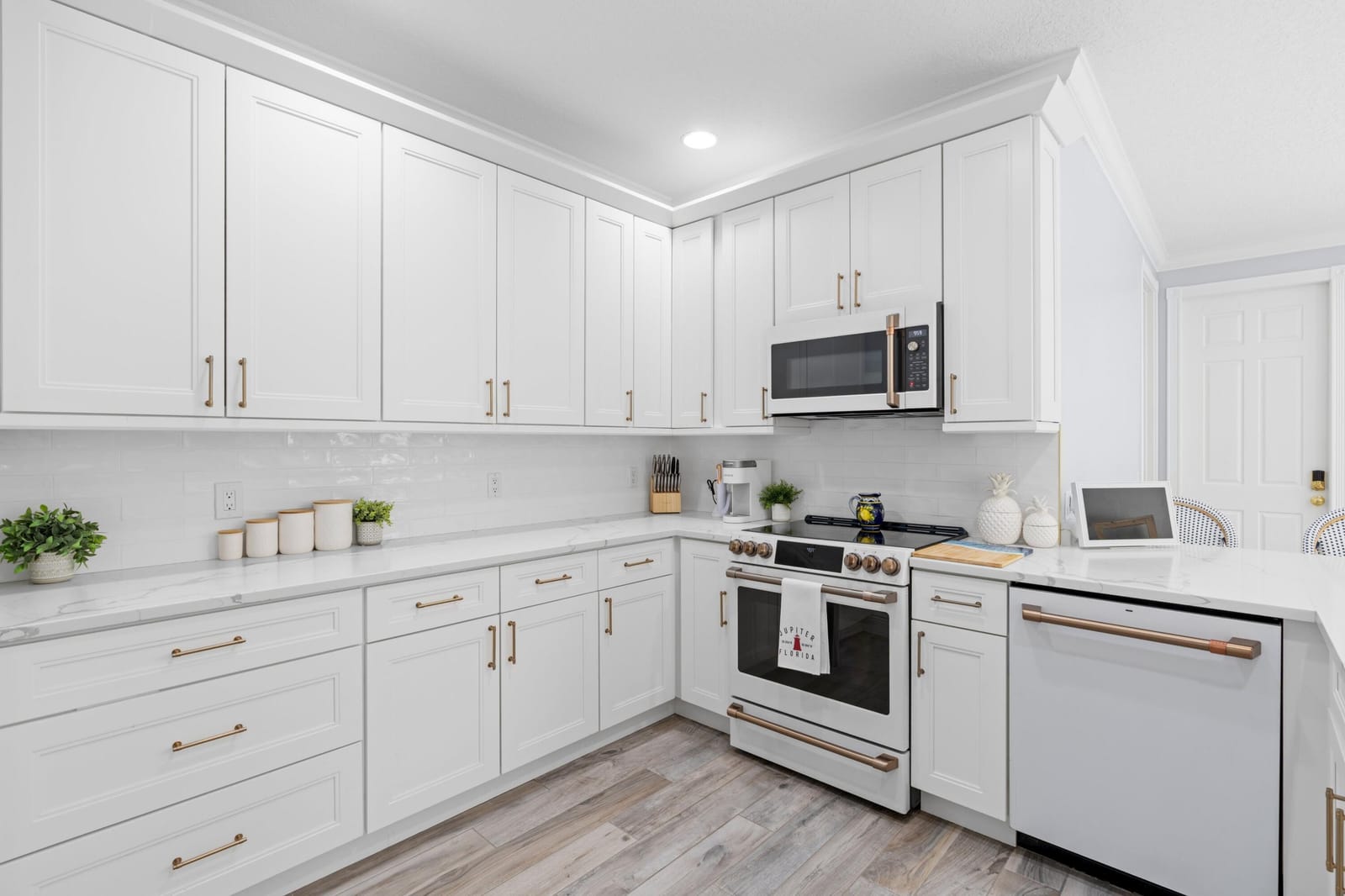 240 Honeysuckle Drive, Jupiter, FL 33458 photo 15